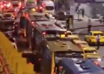 Accidente vehicular paralizó la movilidad hacia el aeropuerto El Dorado en Bogotá